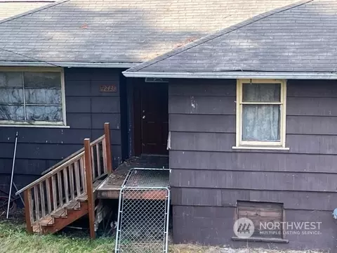 12431 SE Kent Kangley Rd, Kent, WA 98030