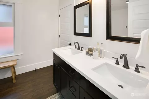 2912 E Cherry St, Seattle, WA 98122 photo 19