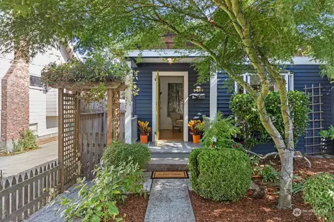 3422 40th Ave SW, Seattle, WA 98116