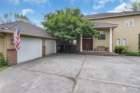 13109 Sunridge Way E, Puyallup, WA 98374
