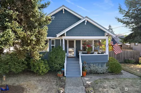 506 Clark Ave N, Kent, WA 98030