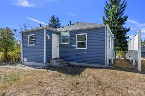 4146 W N St, Bremerton, WA 98312