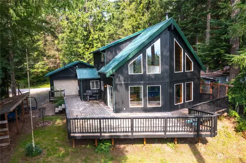 7724 Viewridge Dr, Maple Falls, WA 98266