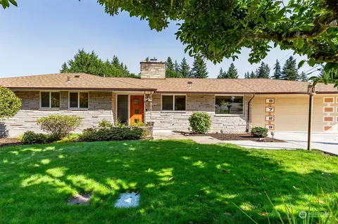 8729 Del Campo Dr, Everett, WA 98208