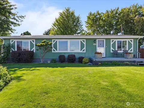 305 S B St, Prescott, WA 99348