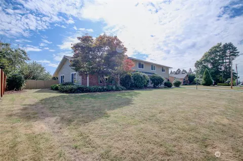 1710 E Kincaid St, Mount Vernon, WA 98274
