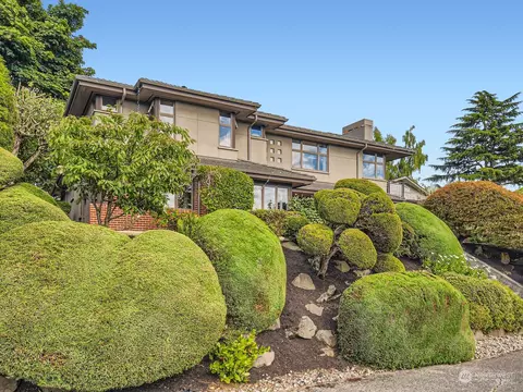 5728 60th Ave NE, Seattle, WA 98105