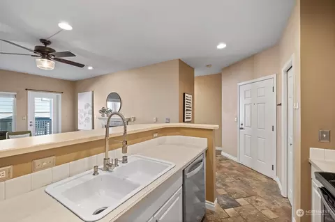 23908 Bothell Everett Hwy #B203, Bothell, WA 98021 photo 9