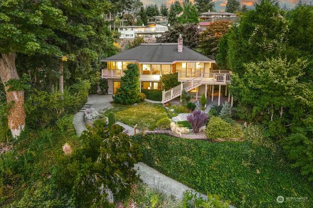 15557 61st Ave NE, Kenmore, WA 98028
