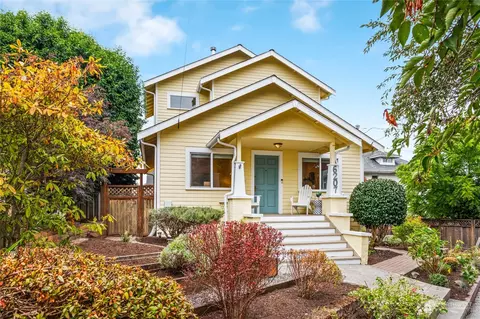 6207 Meridian Ave N, Seattle, WA 98103