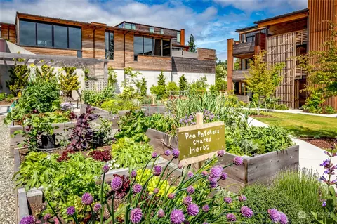 221 NW Wyatt Way NW #A204, Bainbridge Island, WA 98110
