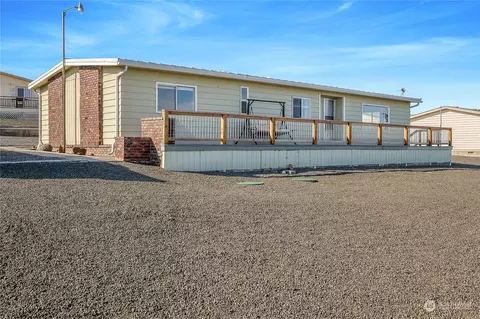 8368 Highland Dr SE, Othello, WA 99344