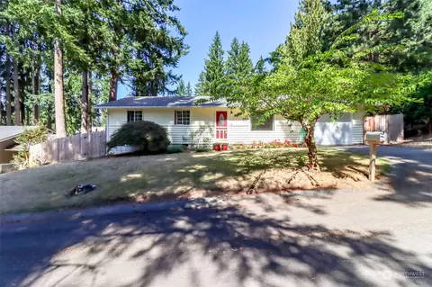 5515 Huntwick Dr NW, Gig Harbor, WA 98335