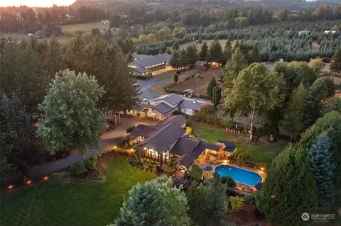 131 Crater View Dr, Silver Creek, WA 98585