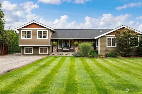 8847 Northwood Rd, Lynden, WA 98264