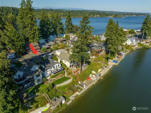 2016 Madrona Point Dr, Bremerton, WA 98312