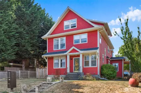 2217 42nd Ave SW, Seattle, WA 98116