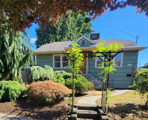 3911 SW Webster St, Seattle, WA 98136