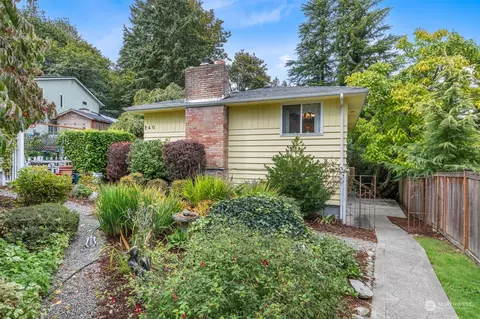 260 SW Gibson Ln, Issaquah, WA 98027