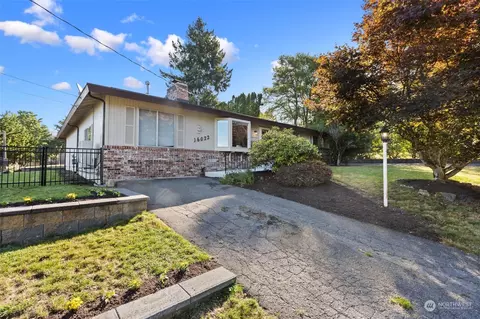 16022 81st Pl NE, Kenmore, WA 98028