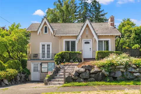 5015 S Dakota St, Seattle, WA 98118