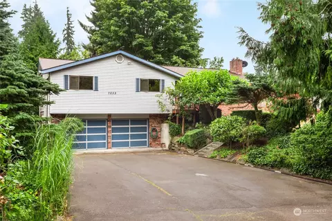 7033 NE 147th St, Kenmore, WA 98028