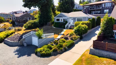 511 37th St, Anacortes, WA 98221