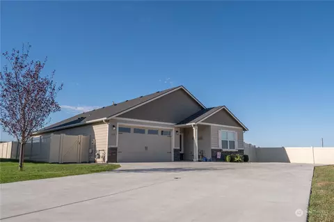 1389 SW Julia, College Place, WA 99324