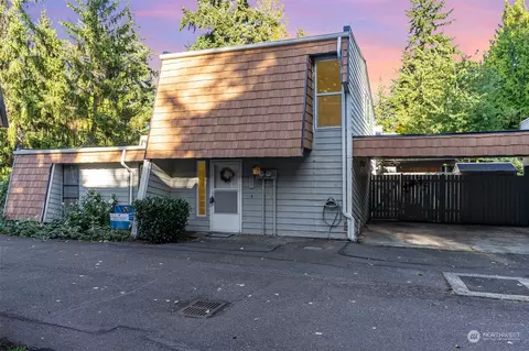 12521 SE 42nd St, Bellevue, WA 98006