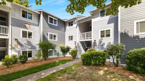 14006 NE 181st Pl #B103, Woodinville, WA 98072