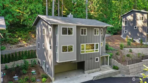21141 NE 6th St, Sammamish, WA 98074