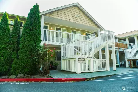 15101 Admiralty Way #104, Lynnwood, WA 98087