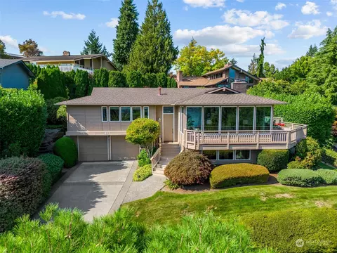 835 179th Pl NE, Bellevue, WA 98008