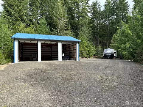 151 N Duckabush Dr E, Hoodsport, WA 98548