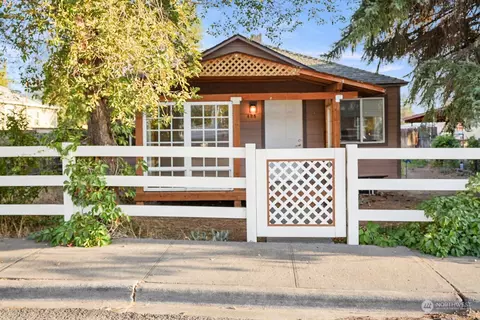 435 3rd Ave NE, Soap Lake, WA 98851