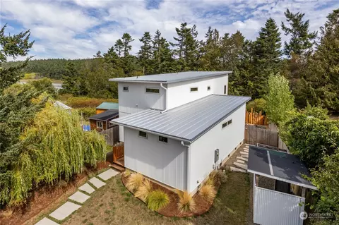 4754 Haines St, Port Townsend, WA 98368