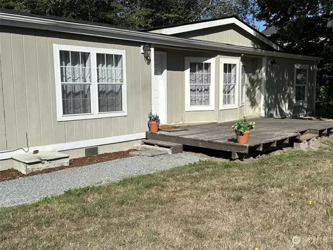 917 97th St E, Tacoma, WA 98445