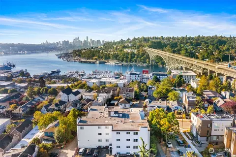 3600 Whitman Ave N #302, Seattle, WA 98103