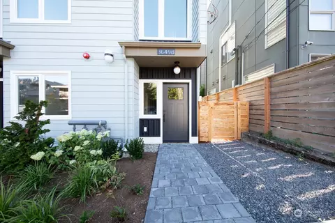 3649 Francis Ave N #B, Seattle, WA 98103