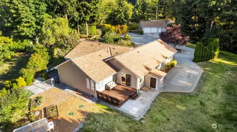 657 N West Camano Dr, Camano Island, WA 98282