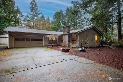 892 Kamus Pl, Fox Island, WA 98333