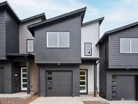 955 Cedar St, Kalama, WA 98625