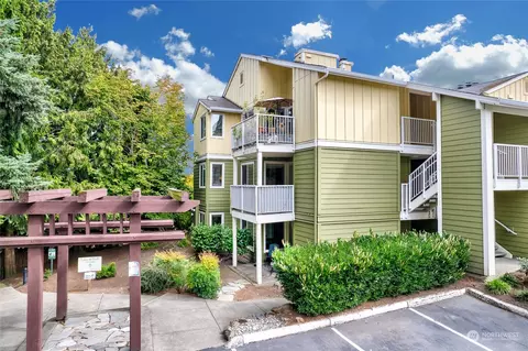 300 N 130th St #1101, Seattle, WA 98133