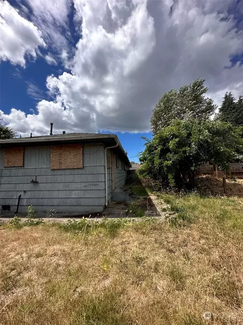 10915 58th Street Ct E, Puyallup, WA 98372