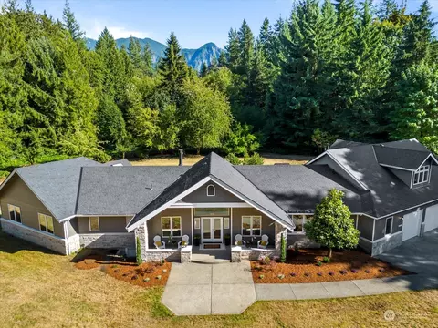 6230 404th Ln SE, Snoqualmie, WA 98065