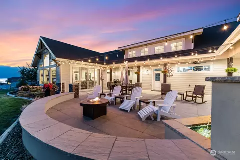 135 Whitfield Ct, Chelan, WA 98816