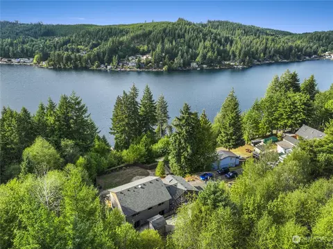 1124 Summit Lake Shore Rd NW, Olympia, WA 98502