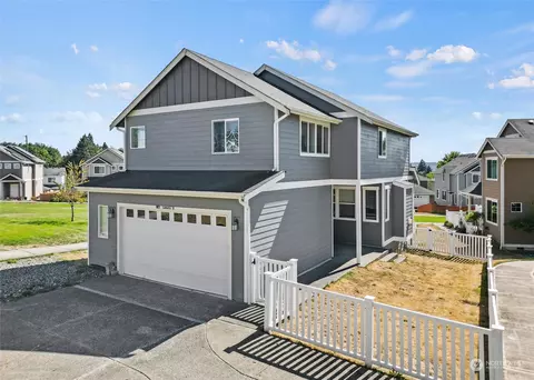 1021 Samara St, Bremerton, WA 98310