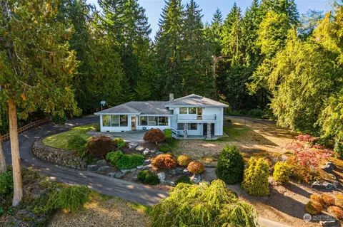 898 Puget Dr SE, Port Orchard, WA 98366