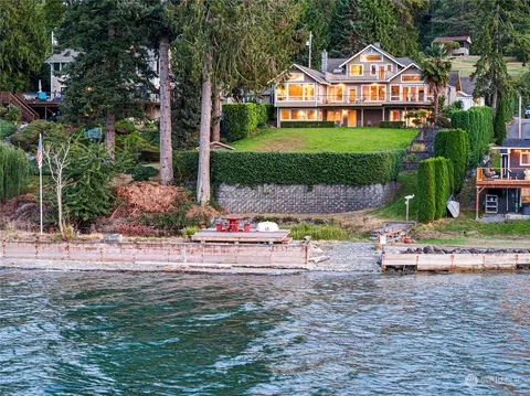 6907 Sunset View Dr NW, Gig Harbor, WA 98332